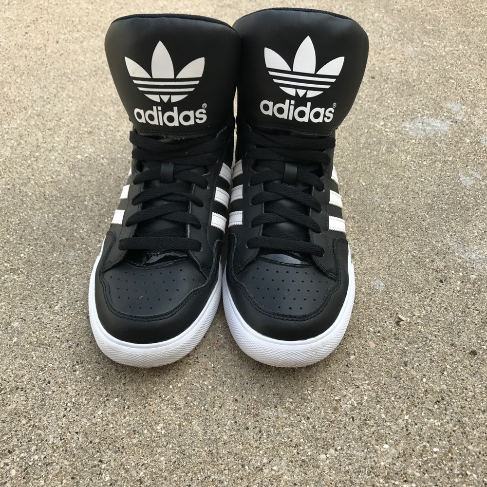 ADIDAS High Top Sneakers Size 8.5
